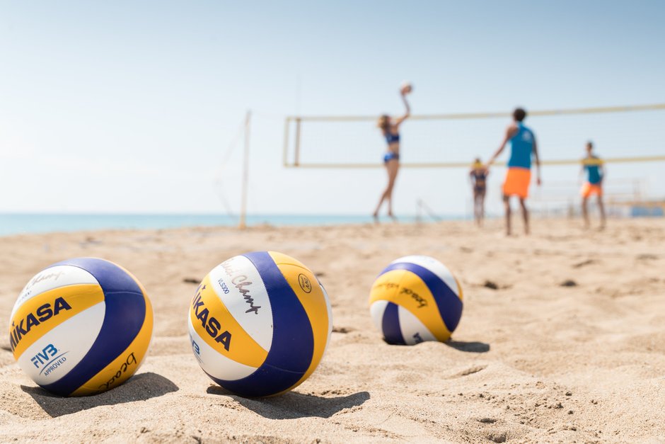 Beachvolleyballurlaub Bälle Beachfeeling