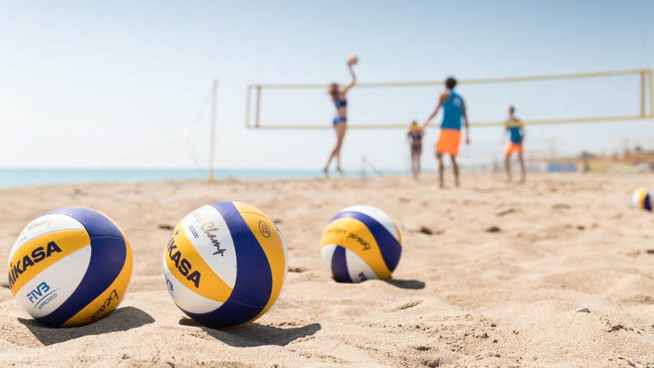 Beachvolleyballurlaub Bälle Beachfeeling
