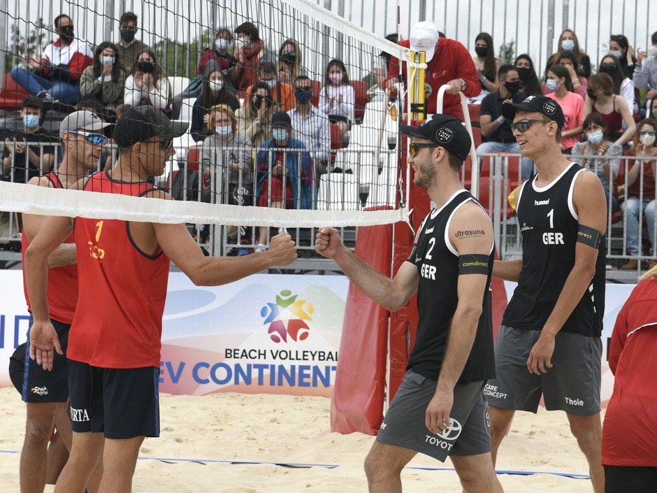 Julius Thole und Clemens Wickler nach dem Sieg beim Continental Cup in Madrid